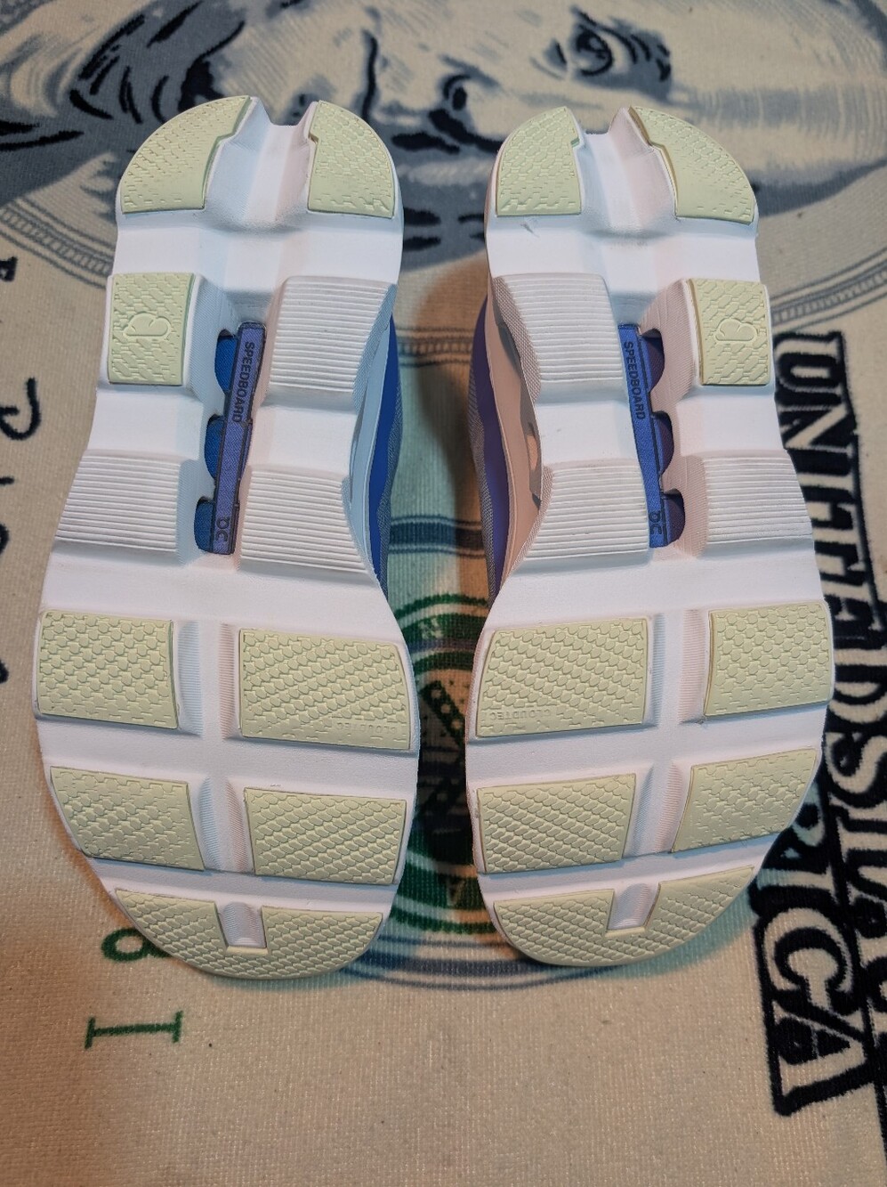 On Running Cloudmoster Swiss Engineering ® Cushioned Running Shoes Men's Size 10 - Picture 9 of 12